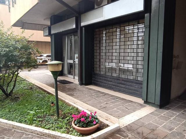 Locale Commerciale in vendita a San Felice, Vicenza