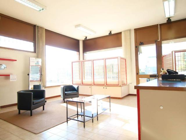 Locale Commerciale in vendita a Vicenza, Veneto