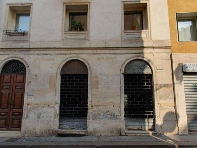 Locale Commerciale in vendita a San Biagio, Vicenza