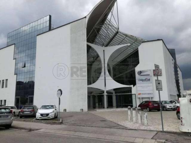 Locale Commerciale in vendita a San Lazzaro, Vicenza
