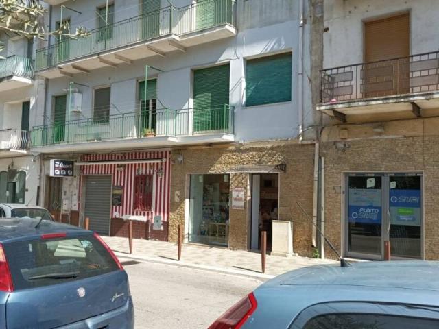 Locale Commerciale in vendita a Puglia, Foggia
