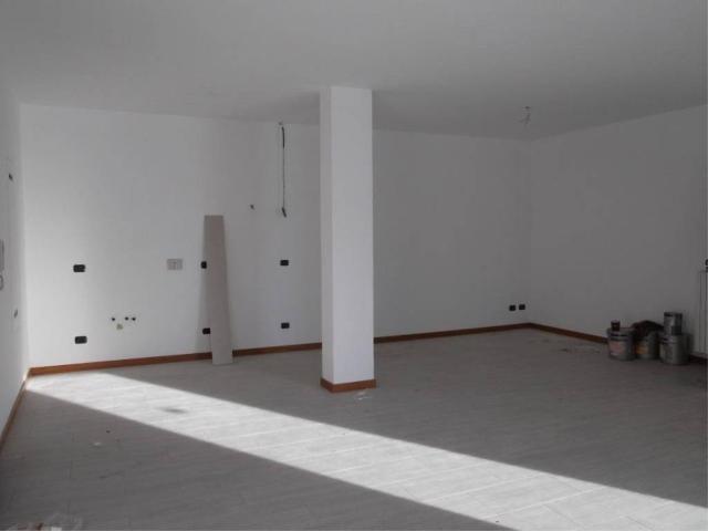 Locale Commerciale in vendita a Piemonte, Cuneo