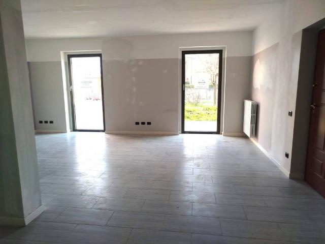 Locale Commerciale in vendita a Piemonte, Cuneo