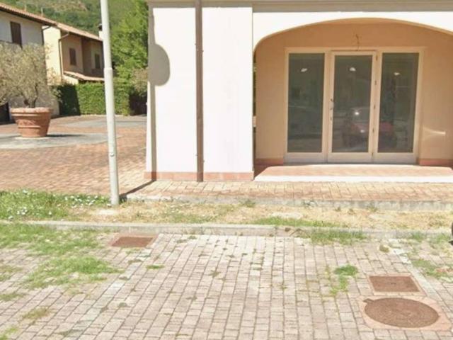 Locale Commerciale in vendita a San Giovanni alla Vena, San Giovannialla Vena