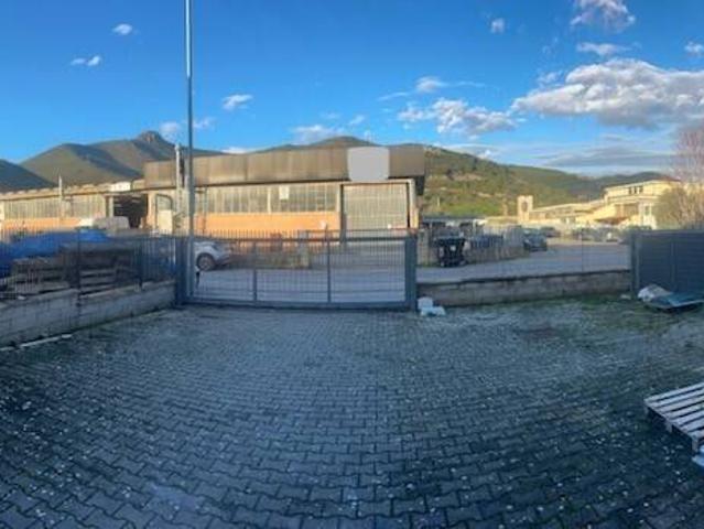 Locale Commerciale in vendita a La Noce, San Giovannialla Vena