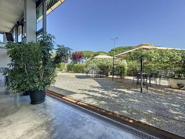 Locale Commerciale in vendita a Novi, San Giovannialla Vena