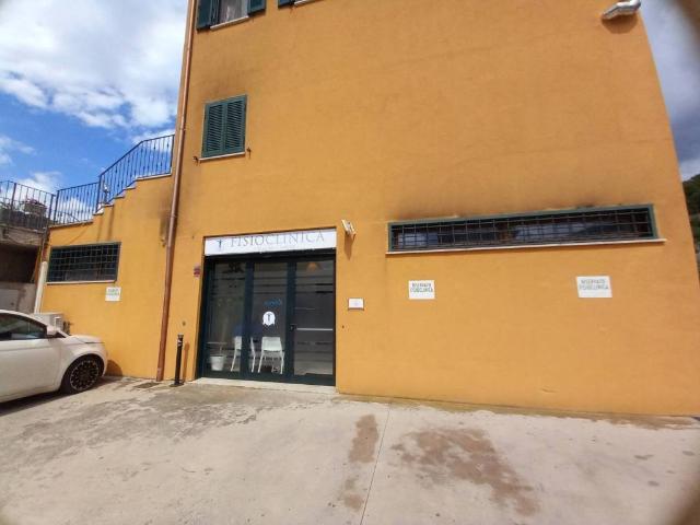 Locale Commerciale in vendita a Roma Capitale, Lazio