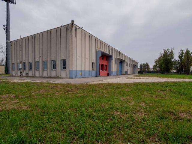 Locale Commerciale in vendita a Unione Alto Ferrarese, Vigarano Mainarda