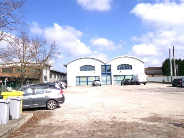 Locale Commerciale in vendita a Unione Alto Ferrarese, Vigarano Mainarda