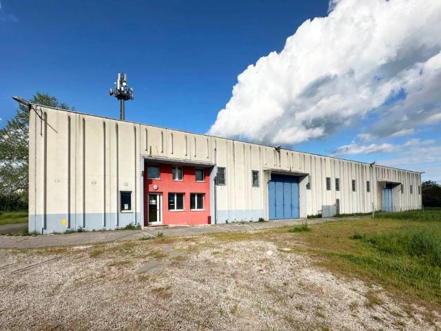 Locale Commerciale in vendita a Unione Alto Ferrarese, Vigarano Mainarda