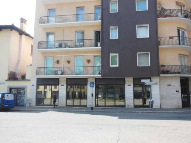 Locale Commerciale in vendita a Vigevano, Lombardia