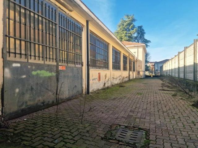 Locale Commerciale in vendita a Vigevano, Lombardia