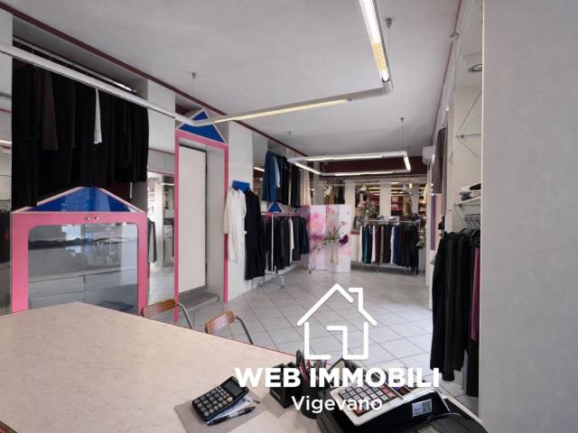Locale Commerciale in vendita a Vigevano, Pavia