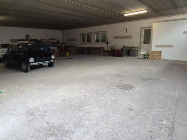 Locale Commerciale in vendita a Comunità Montana del Piambello, Viggiù