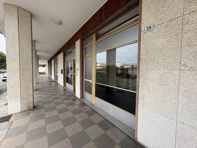 Locale Commerciale in vendita a Sobrano, Piemonte