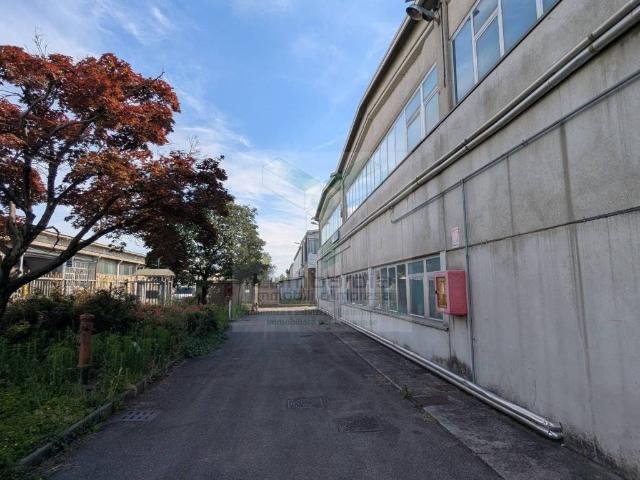 Locale Commerciale in vendita a Vignate, Lombardia