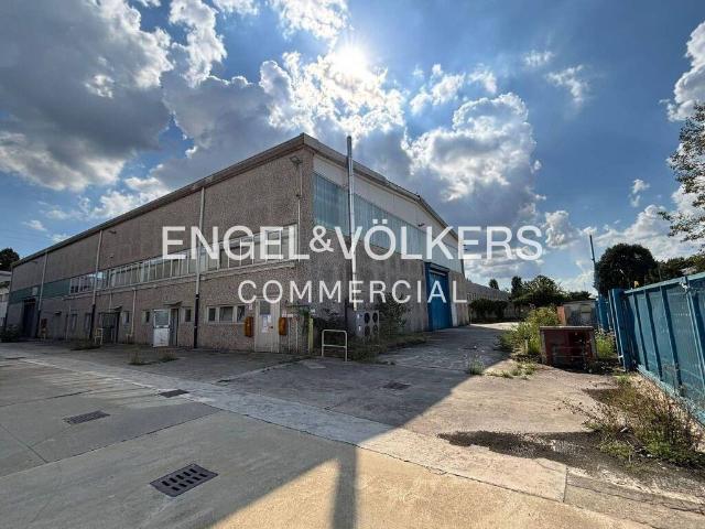 Locale Commerciale in vendita a Vignate, Lombardia