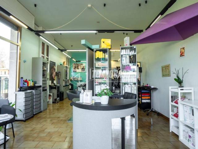 Locale Commerciale in vendita a Unione di comuni Terre di Castelli, Vignola