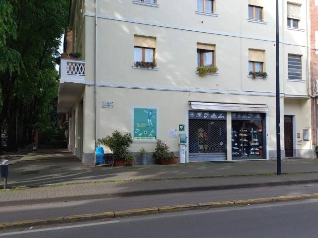 Locale Commerciale in vendita a Unione di comuni Terre di Castelli, Vignola