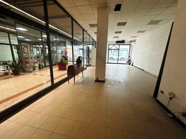 Locale Commerciale in vendita a Unione di comuni Terre di Castelli, Vignola