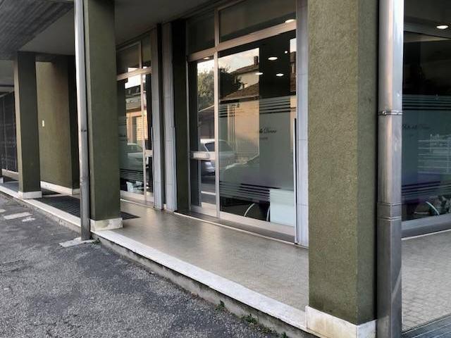 Locale Commerciale in vendita a Unione di comuni Terre di Castelli, Vignola