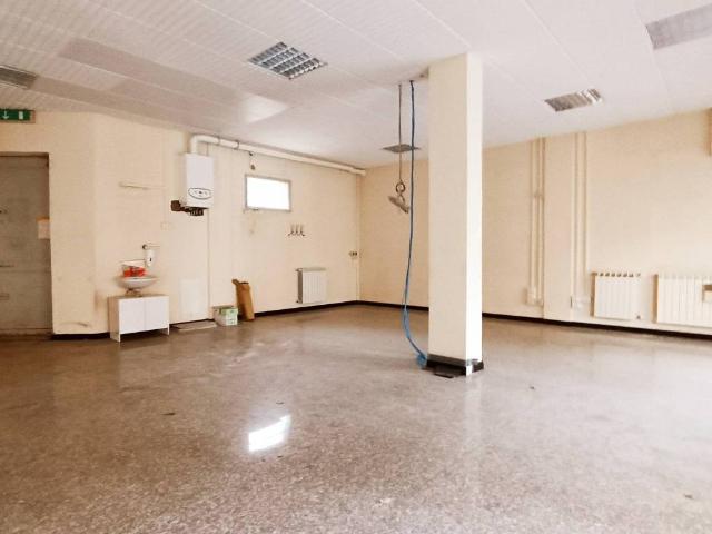 Locale Commerciale in vendita a Unione di comuni Terre di Castelli, Vignola