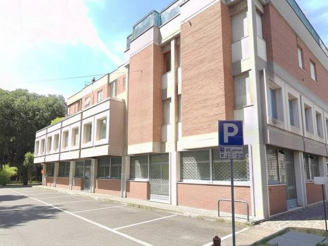 Locale Commerciale in vendita a Unione di comuni Terre di Castelli, Vignola