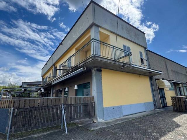 Locale Commerciale in vendita a Piemonte, Alessandria