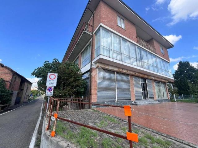 Locale Commerciale in vendita a Piemonte, Alessandria