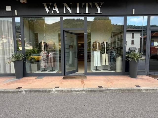 Locale Commerciale in vendita a Cogozzo, Villa Carcina