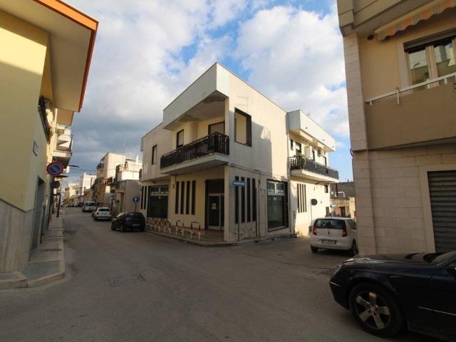 Locale Commerciale in vendita a Puglia, Brindisi