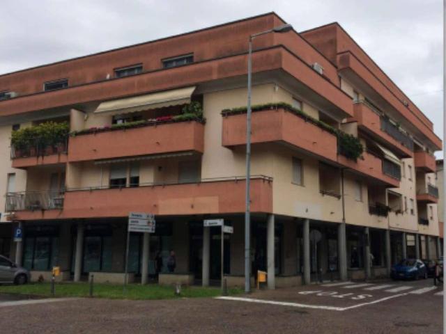 Locale Commerciale in vendita a Villa Cortese, Lombardia