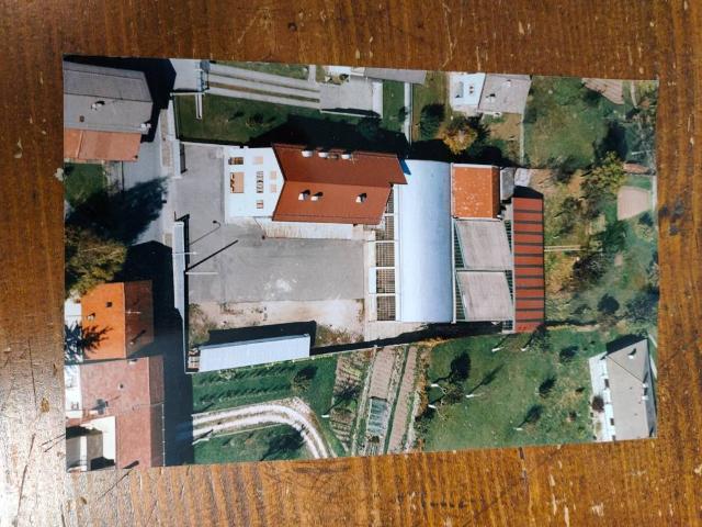 Locale Commerciale in vendita a Villa Santina, Friuli-Venezia Giulia
