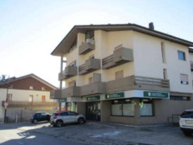 Locale Commerciale in vendita a Villa Santina, Friuli-Venezia Giulia