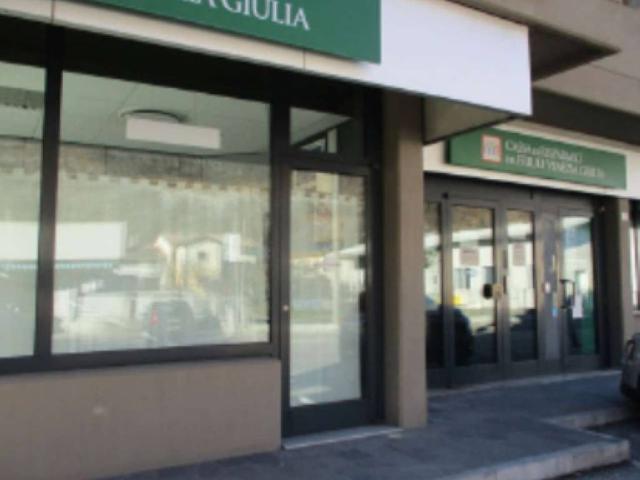 Locale Commerciale in vendita a Villa Santina, Friuli-Venezia Giulia