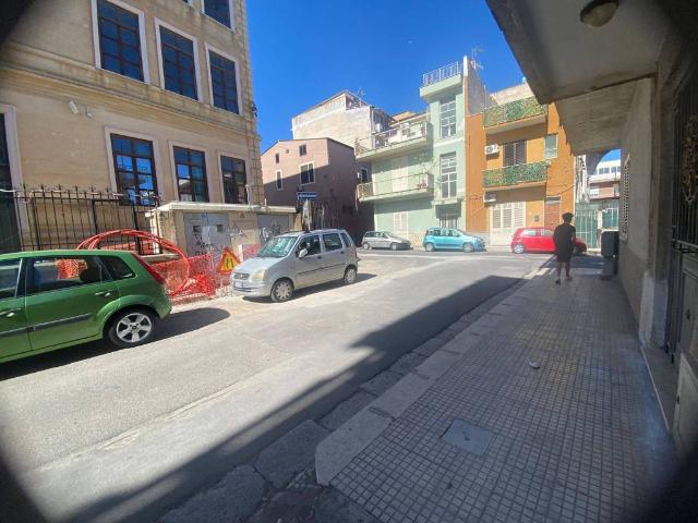 Locale Commerciale in vendita a Villabate, Sicilia