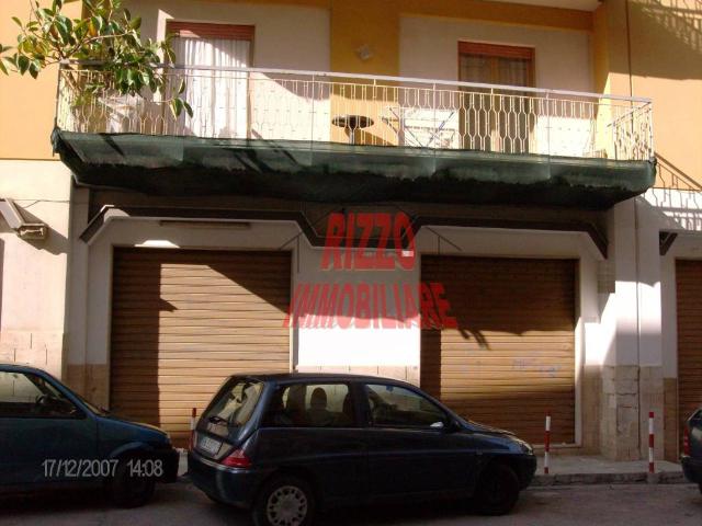 Locale Commerciale in vendita a Villabate, Sicilia
