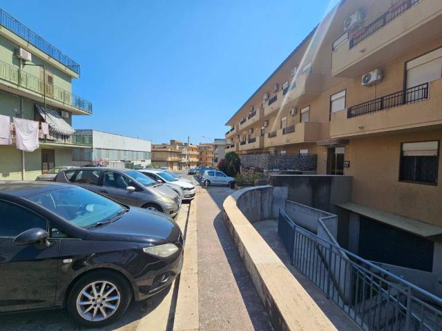 Locale Commerciale in vendita a Villabate, Sicilia