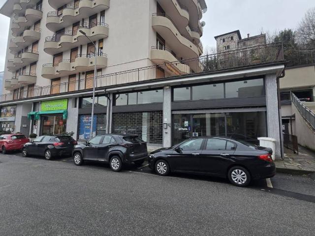 Locale Commerciale in vendita a Bannio Anzino, Piemonte