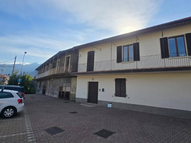 Locale Commerciale in vendita a Bannio Anzino, Piemonte
