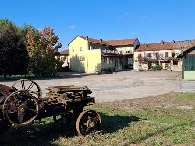 Locale Commerciale in vendita a Piemonte, Asti
