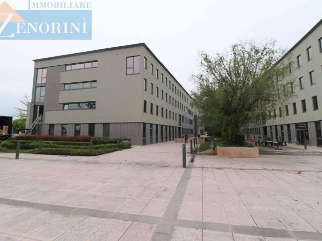 Locale Commerciale in vendita a Calzoni, Villafranca Di Verona