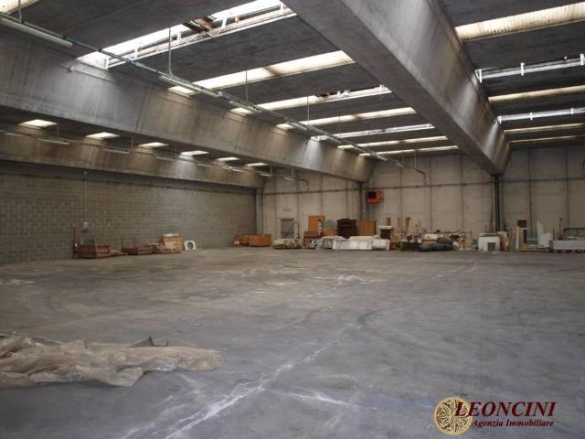Locale Commerciale in vendita a Unione di comuni Montana Lunigiana, Villafranca In Lunigiana