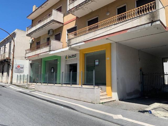 Locale Commerciale in vendita a Villafranca Tirrena, Sicilia