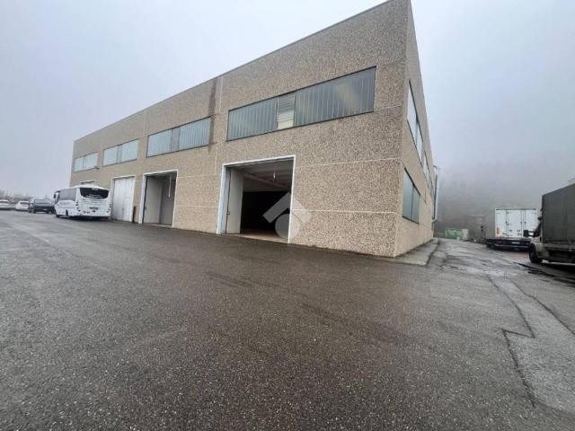 Locale Commerciale in vendita a Piemonte, Alessandria