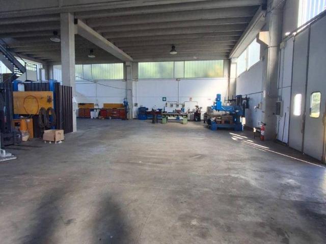 Locale Commerciale in vendita a Piemonte, Alessandria