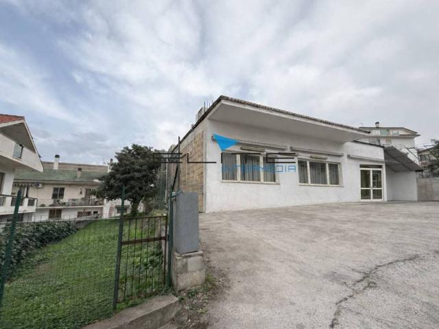 Locale Commerciale in vendita a Villamagna, Abruzzo