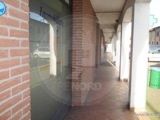 Locale Commerciale in vendita a Villanova Sillaro, Lombardia