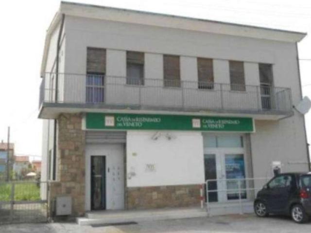 Locale Commerciale in vendita a Villanova Marchesana, Veneto