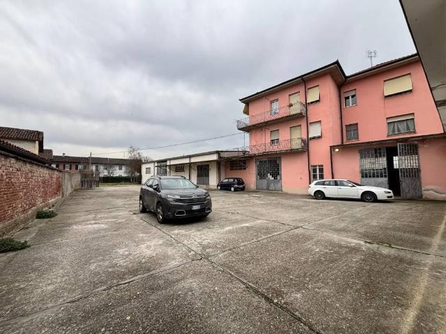 Locale Commerciale in vendita a Piemonte, Cuneo
